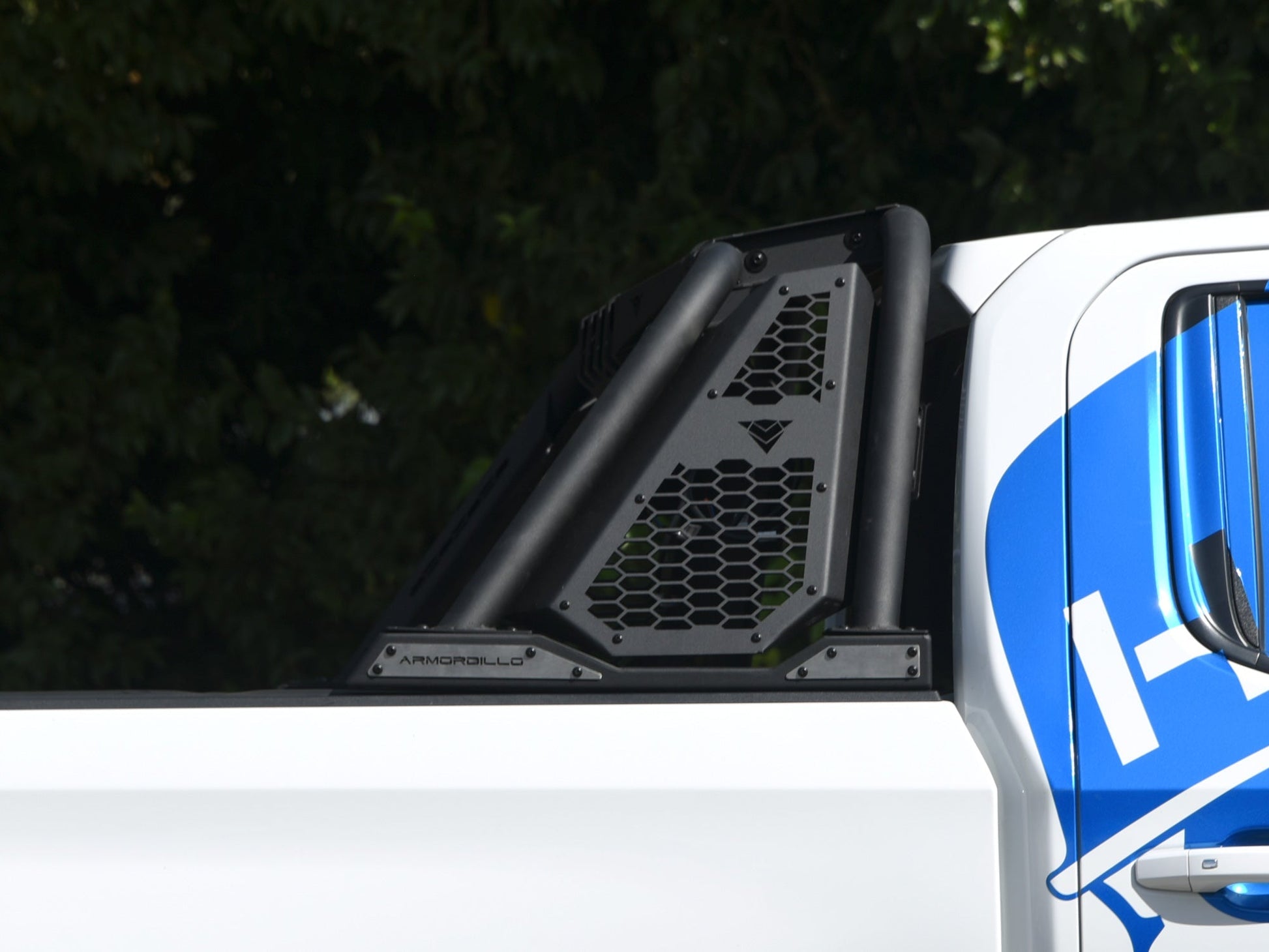 Armordillo CR-M Chase Rack W/LED Shroud For Mid Size Trucks - Bayson R Motorsports