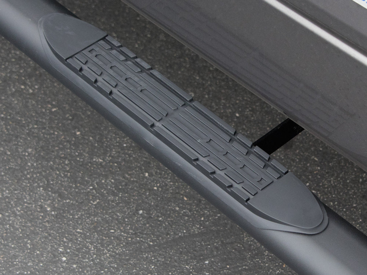 Armordillo 1999-2016 Ford Super Duty F-550 - SuperCab 4" Oval Step Bar -Matte Black - Bayson R Motorsports